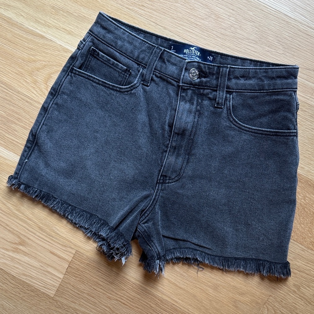 Hollister Black Charcoal Frayed Hem Denim Cutoff Shorts - Size 3, 26